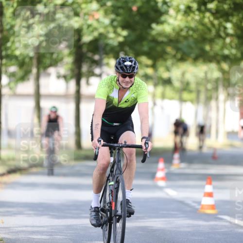 11.08.2024 - GEWOBA Citytriathlon Bremen H.Heesch http://msf.ph/oto/6778740 11.08.2024 11:47:29 Radfahren 752, 779, 800, 860, 864, 865, 899, 944, 958, 997, 1013, 1019 meine-sportfotos.de