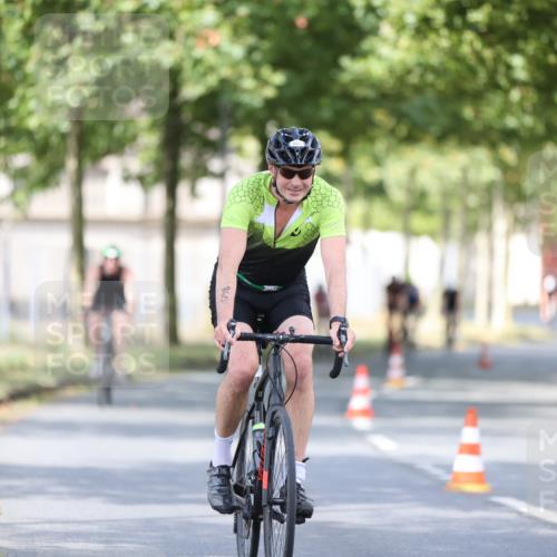11.08.2024 - GEWOBA Citytriathlon Bremen H.Heesch http://msf.ph/oto/6778744 11.08.2024 11:47:29 Radfahren 752, 779, 800, 860, 864, 865, 899, 944, 958, 997, 1013, 1019 meine-sportfotos.de