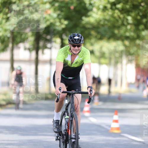 11.08.2024 - GEWOBA Citytriathlon Bremen H.Heesch http://msf.ph/oto/6778753 11.08.2024 11:47:30 Radfahren 752, 779, 800, 860, 864, 865, 899, 944, 958, 997, 1013, 1019 meine-sportfotos.de