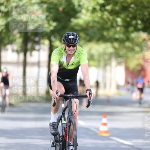 11.08.2024 - GEWOBA Citytriathlon Bremen H.Heesch http://msf.ph/oto/6778761 11.08.2024 11:47:30 Radfahren 752, 779, 800, 860, 864, 865, 899, 944, 958, 997, 1013, 1019 meine-sportfotos.de