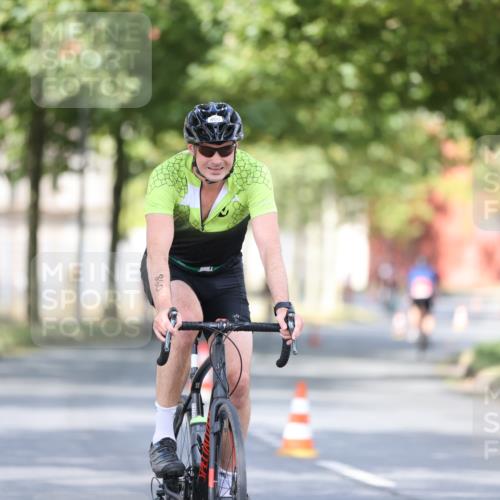 11.08.2024 - GEWOBA Citytriathlon Bremen H.Heesch http://msf.ph/oto/6778771 11.08.2024 11:47:30 Radfahren 752, 779, 800, 860, 864, 865, 899, 944, 958, 997, 1013, 1019 meine-sportfotos.de