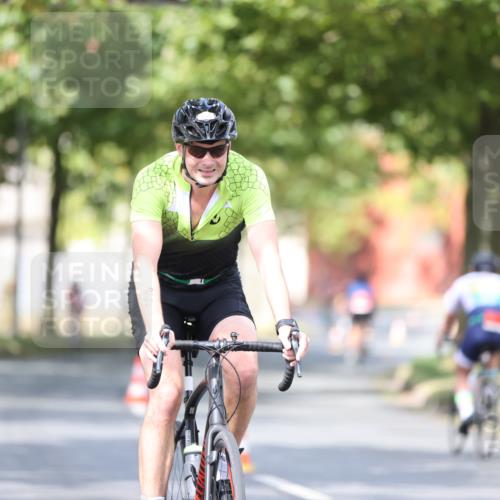 11.08.2024 - GEWOBA Citytriathlon Bremen H.Heesch http://msf.ph/oto/6778785 11.08.2024 11:47:30 Radfahren 752, 779, 800, 860, 864, 865, 899, 944, 958, 997, 1013, 1019 meine-sportfotos.de