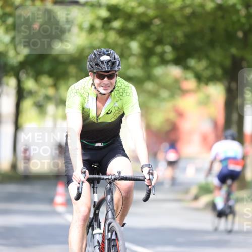 11.08.2024 - GEWOBA Citytriathlon Bremen H.Heesch http://msf.ph/oto/6778789 11.08.2024 11:47:30 Radfahren 752, 779, 800, 860, 864, 865, 899, 944, 958, 997, 1013, 1019 meine-sportfotos.de