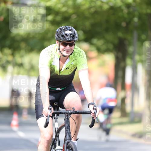 11.08.2024 - GEWOBA Citytriathlon Bremen H.Heesch http://msf.ph/oto/6778802 11.08.2024 11:47:30 Radfahren 752, 779, 800, 860, 864, 865, 899, 944, 958, 997, 1013, 1019 meine-sportfotos.de