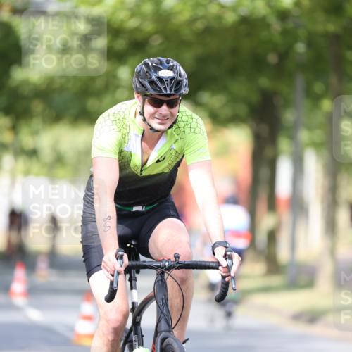 11.08.2024 - GEWOBA Citytriathlon Bremen H.Heesch http://msf.ph/oto/6778805 11.08.2024 11:47:30 Radfahren 752, 779, 800, 860, 864, 865, 899, 944, 958, 997, 1013, 1019 meine-sportfotos.de