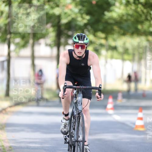 11.08.2024 - GEWOBA Citytriathlon Bremen H.Heesch http://msf.ph/oto/6778823 11.08.2024 11:47:33 Radfahren 752, 800, 860, 864, 865, 899, 911, 933, 944, 958, 997, 1013, 1015, 1019 meine-sportfotos.de