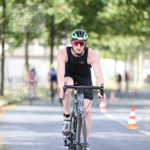 11.08.2024 - GEWOBA Citytriathlon Bremen H.Heesch http://msf.ph/oto/6778831 11.08.2024 11:47:33 Radfahren 752, 800, 860, 864, 865, 899, 911, 933, 944, 958, 997, 1013, 1015, 1019 meine-sportfotos.de