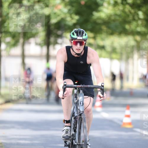 11.08.2024 - GEWOBA Citytriathlon Bremen H.Heesch http://msf.ph/oto/6778835 11.08.2024 11:47:33 Radfahren 752, 800, 860, 864, 865, 899, 911, 933, 944, 958, 997, 1013, 1015, 1019 meine-sportfotos.de