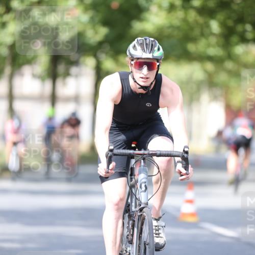 11.08.2024 - GEWOBA Citytriathlon Bremen H.Heesch http://msf.ph/oto/6778857 11.08.2024 11:47:33 Radfahren 752, 800, 860, 864, 865, 899, 911, 933, 944, 958, 997, 1013, 1015, 1019 meine-sportfotos.de