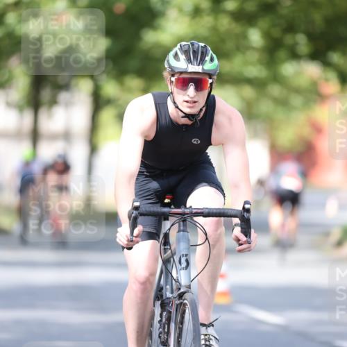 11.08.2024 - GEWOBA Citytriathlon Bremen H.Heesch http://msf.ph/oto/6778868 11.08.2024 11:47:33 Radfahren 752, 800, 860, 864, 865, 899, 911, 933, 944, 958, 997, 1013, 1015, 1019 meine-sportfotos.de