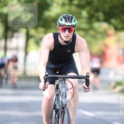 11.08.2024 - GEWOBA Citytriathlon Bremen H.Heesch http://msf.ph/oto/6778873 11.08.2024 11:47:33 Radfahren 752, 800, 860, 864, 865, 899, 911, 933, 944, 958, 997, 1013, 1015, 1019 meine-sportfotos.de