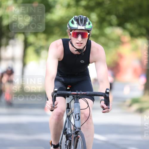11.08.2024 - GEWOBA Citytriathlon Bremen H.Heesch http://msf.ph/oto/6778880 11.08.2024 11:47:33 Radfahren 752, 800, 860, 864, 865, 899, 911, 933, 944, 958, 997, 1013, 1015, 1019 meine-sportfotos.de