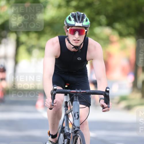 11.08.2024 - GEWOBA Citytriathlon Bremen H.Heesch http://msf.ph/oto/6778884 11.08.2024 11:47:33 Radfahren 752, 800, 860, 864, 865, 899, 911, 933, 944, 958, 997, 1013, 1015, 1019 meine-sportfotos.de