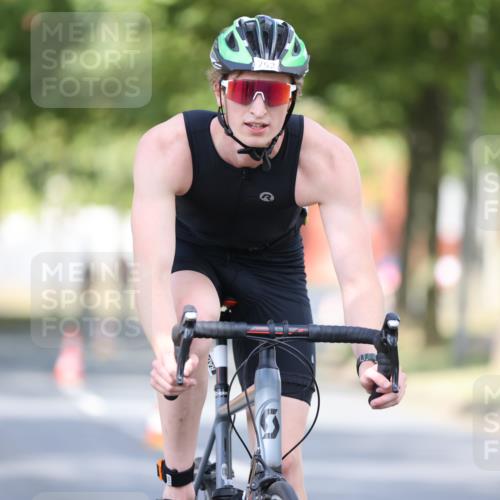11.08.2024 - GEWOBA Citytriathlon Bremen H.Heesch http://msf.ph/oto/6778896 11.08.2024 11:47:33 Radfahren 752, 800, 860, 864, 865, 899, 911, 933, 944, 958, 997, 1013, 1015, 1019 meine-sportfotos.de