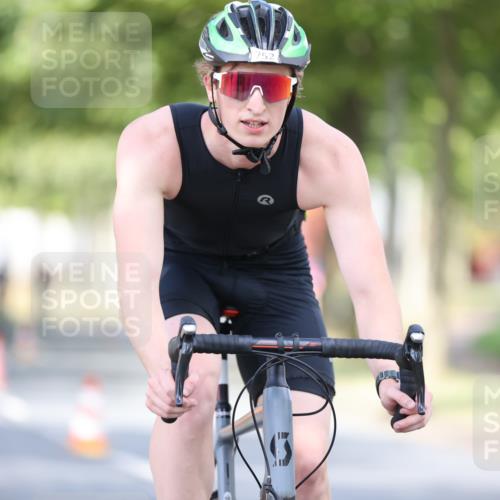 11.08.2024 - GEWOBA Citytriathlon Bremen H.Heesch http://msf.ph/oto/6778905 11.08.2024 11:47:34 Radfahren 752, 800, 860, 864, 899, 907, 911, 933, 944, 958, 997, 1013, 1015, 1019 meine-sportfotos.de