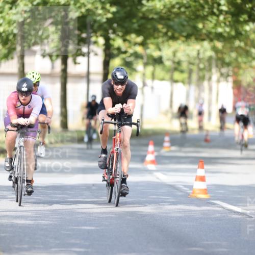 11.08.2024 - GEWOBA Citytriathlon Bremen H.Heesch http://msf.ph/oto/6778913 11.08.2024 11:47:35 Radfahren 752, 800, 860, 899, 907, 911, 933, 944, 958, 997, 1013, 1015, 1019 meine-sportfotos.de