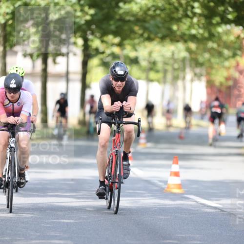 11.08.2024 - GEWOBA Citytriathlon Bremen H.Heesch http://msf.ph/oto/6778944 11.08.2024 11:47:36 Radfahren 752, 832, 860, 899, 907, 911, 933, 944, 958, 997, 1013, 1015, 1019 meine-sportfotos.de