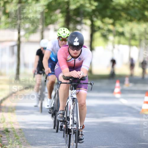 11.08.2024 - GEWOBA Citytriathlon Bremen H.Heesch http://msf.ph/oto/6778962 11.08.2024 11:47:36 Radfahren 752, 832, 860, 899, 907, 911, 933, 944, 958, 997, 1013, 1015, 1019 meine-sportfotos.de