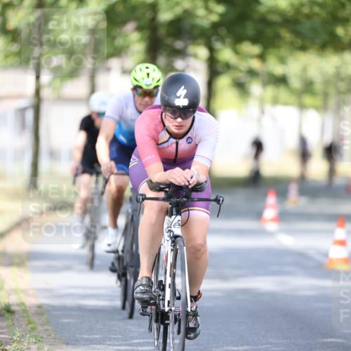 11.08.2024 - GEWOBA Citytriathlon Bremen H.Heesch http://msf.ph/oto/6778967 11.08.2024 11:47:36 Radfahren 752, 832, 860, 899, 907, 911, 933, 944, 958, 997, 1013, 1015, 1019 meine-sportfotos.de