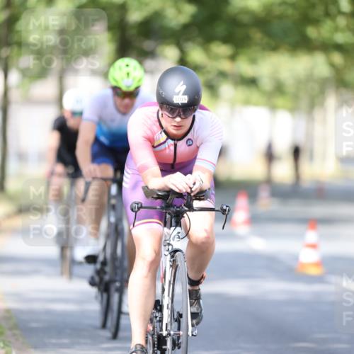 11.08.2024 - GEWOBA Citytriathlon Bremen H.Heesch http://msf.ph/oto/6778982 11.08.2024 11:47:36 Radfahren 752, 832, 860, 899, 907, 911, 933, 944, 958, 997, 1013, 1015, 1019 meine-sportfotos.de