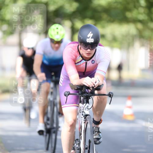 11.08.2024 - GEWOBA Citytriathlon Bremen H.Heesch http://msf.ph/oto/6778996 11.08.2024 11:47:37 Radfahren 752, 832, 860, 899, 907, 911, 933, 944, 958, 997, 1013, 1015, 1019 meine-sportfotos.de