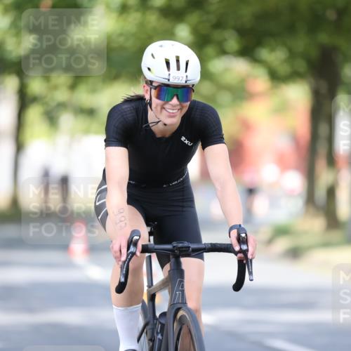 11.08.2024 - GEWOBA Citytriathlon Bremen H.Heesch http://msf.ph/oto/6779056 11.08.2024 11:47:38 Radfahren 752, 832, 860, 899, 907, 911, 933, 944, 958, 997, 1013, 1015, 1019 meine-sportfotos.de