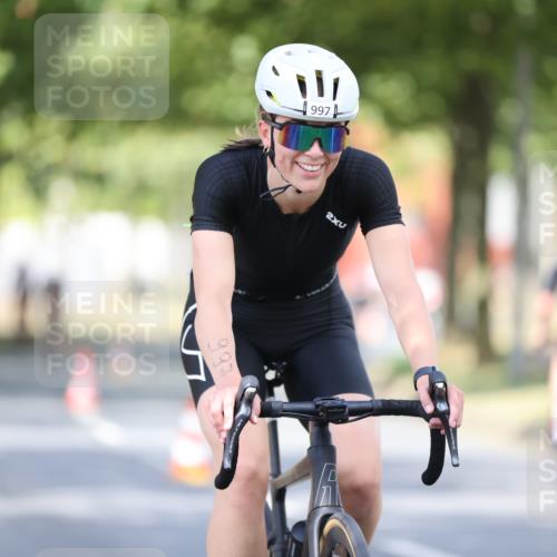 11.08.2024 - GEWOBA Citytriathlon Bremen H.Heesch http://msf.ph/oto/6779066 11.08.2024 11:47:38 Radfahren 752, 832, 860, 899, 907, 911, 933, 944, 958, 997, 1013, 1015, 1019 meine-sportfotos.de