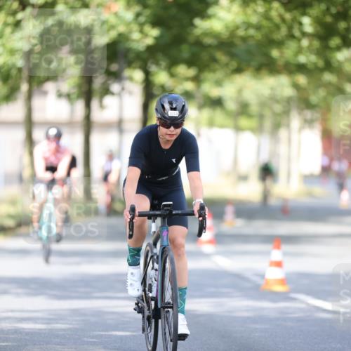 11.08.2024 - GEWOBA Citytriathlon Bremen H.Heesch http://msf.ph/oto/6779086 11.08.2024 11:47:39 Radfahren 752, 832, 860, 899, 907, 911, 933, 944, 958, 997, 1013, 1015, 1019 meine-sportfotos.de