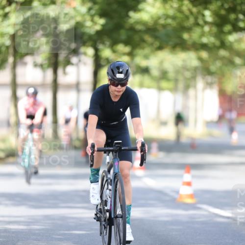 11.08.2024 - GEWOBA Citytriathlon Bremen H.Heesch http://msf.ph/oto/6779091 11.08.2024 11:47:39 Radfahren 752, 832, 860, 899, 907, 911, 933, 944, 958, 997, 1013, 1015, 1019 meine-sportfotos.de