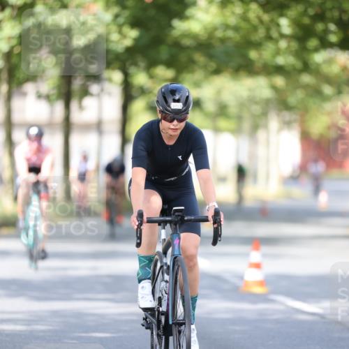11.08.2024 - GEWOBA Citytriathlon Bremen H.Heesch http://msf.ph/oto/6779102 11.08.2024 11:47:40 Radfahren 752, 832, 860, 899, 907, 911, 933, 944, 958, 997, 1013, 1015, 1019 meine-sportfotos.de
