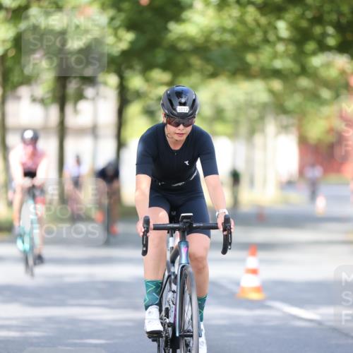 11.08.2024 - GEWOBA Citytriathlon Bremen H.Heesch http://msf.ph/oto/6779107 11.08.2024 11:47:40 Radfahren 752, 832, 860, 899, 907, 911, 933, 944, 958, 997, 1013, 1015, 1019 meine-sportfotos.de