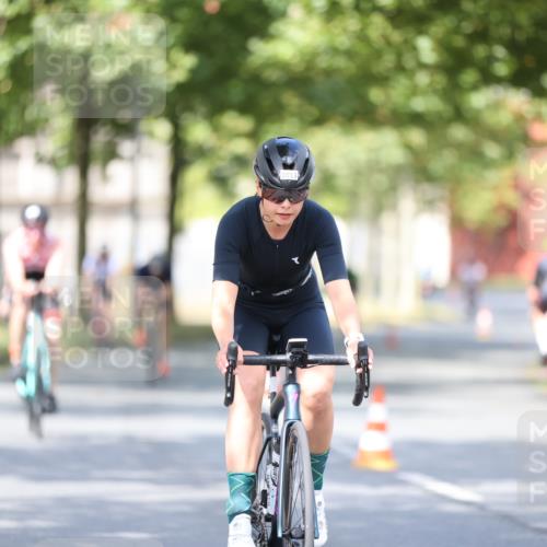 11.08.2024 - GEWOBA Citytriathlon Bremen H.Heesch http://msf.ph/oto/6779111 11.08.2024 11:47:40 Radfahren 752, 832, 860, 899, 907, 911, 933, 944, 958, 997, 1013, 1015, 1019 meine-sportfotos.de
