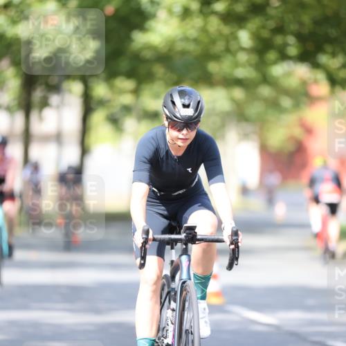 11.08.2024 - GEWOBA Citytriathlon Bremen H.Heesch http://msf.ph/oto/6779119 11.08.2024 11:47:40 Radfahren 752, 832, 860, 899, 907, 911, 933, 944, 958, 997, 1013, 1015, 1019 meine-sportfotos.de