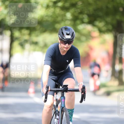 11.08.2024 - GEWOBA Citytriathlon Bremen H.Heesch http://msf.ph/oto/6779132 11.08.2024 11:47:40 Radfahren 752, 832, 860, 899, 907, 911, 933, 944, 958, 997, 1013, 1015, 1019 meine-sportfotos.de
