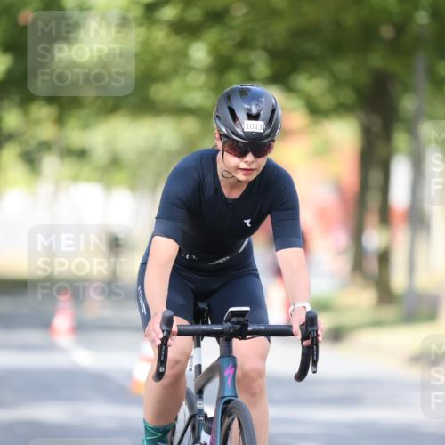 11.08.2024 - GEWOBA Citytriathlon Bremen H.Heesch http://msf.ph/oto/6779142 11.08.2024 11:47:40 Radfahren 752, 832, 860, 899, 907, 911, 933, 944, 958, 997, 1013, 1015, 1019 meine-sportfotos.de