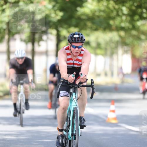 11.08.2024 - GEWOBA Citytriathlon Bremen H.Heesch http://msf.ph/oto/6779176 11.08.2024 11:47:41 Radfahren 752, 832, 860, 899, 907, 911, 924, 933, 944, 958, 997, 1013, 1015, 1019 meine-sportfotos.de