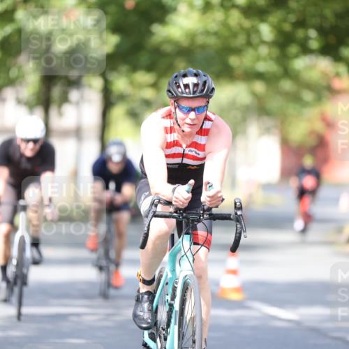 11.08.2024 - GEWOBA Citytriathlon Bremen H.Heesch http://msf.ph/oto/6779195 11.08.2024 11:47:42 Radfahren 752, 832, 860, 899, 907, 911, 924, 933, 944, 958, 997, 1013, 1015, 1019 meine-sportfotos.de