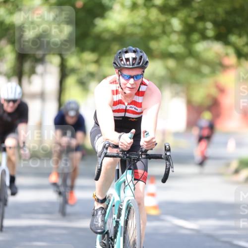 11.08.2024 - GEWOBA Citytriathlon Bremen H.Heesch http://msf.ph/oto/6779199 11.08.2024 11:47:42 Radfahren 752, 832, 860, 899, 907, 911, 924, 933, 944, 958, 997, 1013, 1015, 1019 meine-sportfotos.de