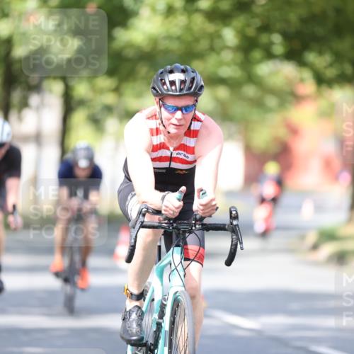 11.08.2024 - GEWOBA Citytriathlon Bremen H.Heesch http://msf.ph/oto/6779205 11.08.2024 11:47:42 Radfahren 752, 832, 860, 899, 907, 911, 924, 933, 944, 958, 997, 1013, 1015, 1019 meine-sportfotos.de