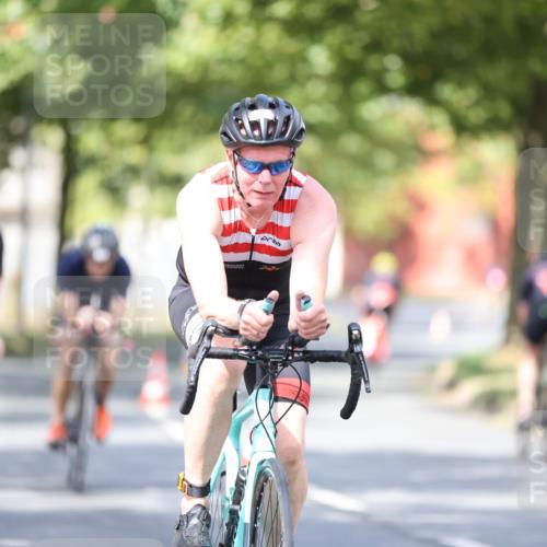 11.08.2024 - GEWOBA Citytriathlon Bremen H.Heesch http://msf.ph/oto/6779209 11.08.2024 11:47:42 Radfahren 752, 832, 860, 899, 907, 911, 924, 933, 944, 958, 997, 1013, 1015, 1019 meine-sportfotos.de