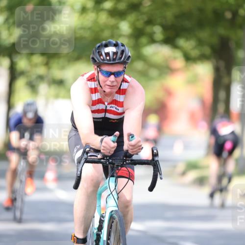 11.08.2024 - GEWOBA Citytriathlon Bremen H.Heesch http://msf.ph/oto/6779213 11.08.2024 11:47:42 Radfahren 752, 832, 860, 899, 907, 911, 924, 933, 944, 958, 997, 1013, 1015, 1019 meine-sportfotos.de