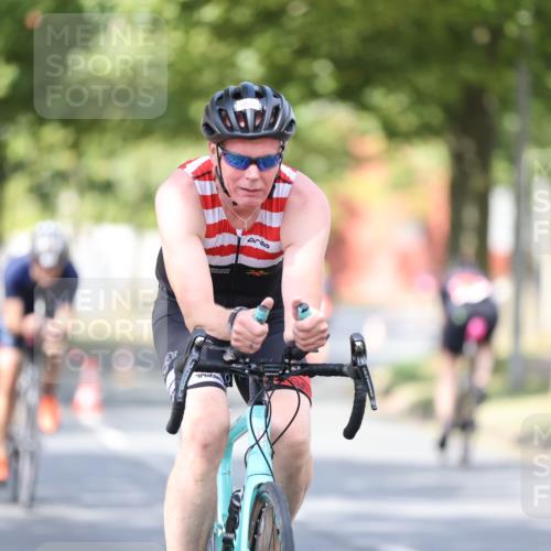 11.08.2024 - GEWOBA Citytriathlon Bremen H.Heesch http://msf.ph/oto/6779218 11.08.2024 11:47:42 Radfahren 752, 832, 860, 899, 907, 911, 924, 933, 944, 958, 997, 1013, 1015, 1019 meine-sportfotos.de