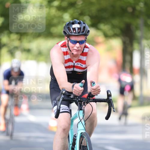11.08.2024 - GEWOBA Citytriathlon Bremen H.Heesch http://msf.ph/oto/6779223 11.08.2024 11:47:42 Radfahren 752, 832, 860, 899, 907, 911, 924, 933, 944, 958, 997, 1013, 1015, 1019 meine-sportfotos.de