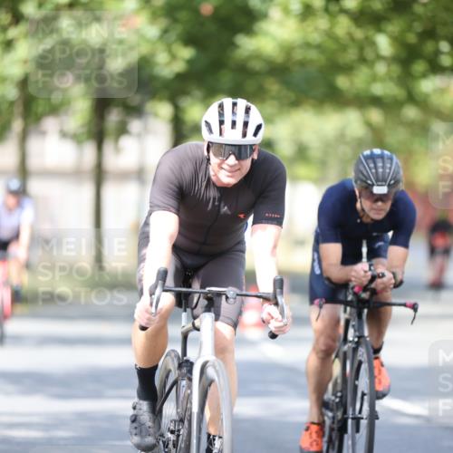 11.08.2024 - GEWOBA Citytriathlon Bremen H.Heesch http://msf.ph/oto/6779229 11.08.2024 11:47:42 Radfahren 752, 832, 860, 899, 907, 911, 924, 933, 944, 958, 997, 1013, 1015, 1019 meine-sportfotos.de