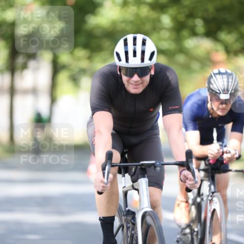 11.08.2024 - GEWOBA Citytriathlon Bremen H.Heesch http://msf.ph/oto/6779251 11.08.2024 11:47:43 Radfahren 752, 832, 899, 907, 911, 924, 933, 944, 958, 997, 1013, 1015, 1019 meine-sportfotos.de