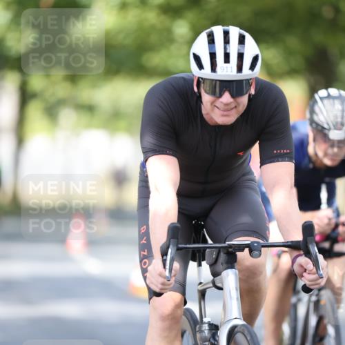 11.08.2024 - GEWOBA Citytriathlon Bremen H.Heesch http://msf.ph/oto/6779262 11.08.2024 11:47:43 Radfahren 752, 832, 899, 907, 911, 924, 933, 944, 958, 997, 1013, 1015, 1019 meine-sportfotos.de