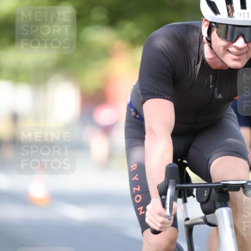 11.08.2024 - GEWOBA Citytriathlon Bremen H.Heesch http://msf.ph/oto/6779277 11.08.2024 11:47:43 Radfahren 752, 832, 899, 907, 911, 924, 933, 944, 958, 997, 1013, 1015, 1019 meine-sportfotos.de
