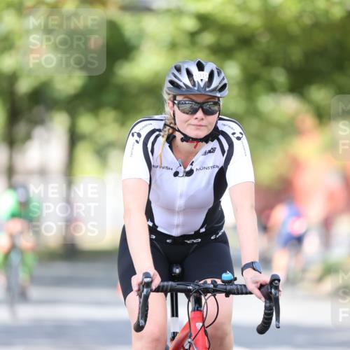 11.08.2024 - GEWOBA Citytriathlon Bremen H.Heesch http://msf.ph/oto/6779319 11.08.2024 11:47:45 Radfahren 832, 899, 907, 911, 924, 933, 944, 958, 997, 1013, 1015, 1019 meine-sportfotos.de