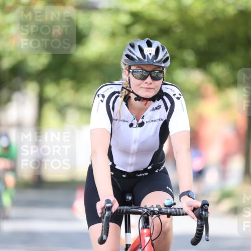 11.08.2024 - GEWOBA Citytriathlon Bremen H.Heesch http://msf.ph/oto/6779322 11.08.2024 11:47:45 Radfahren 832, 899, 907, 911, 924, 933, 944, 958, 997, 1013, 1015, 1019 meine-sportfotos.de