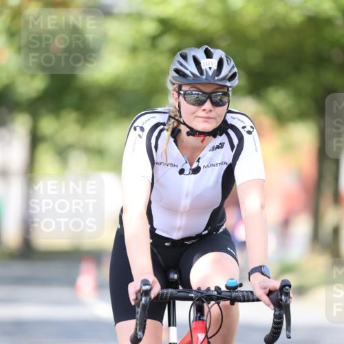 11.08.2024 - GEWOBA Citytriathlon Bremen H.Heesch http://msf.ph/oto/6779326 11.08.2024 11:47:45 Radfahren 832, 899, 907, 911, 924, 933, 944, 958, 997, 1013, 1015, 1019 meine-sportfotos.de